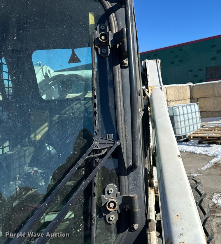 image for item DV0596 2015 Bobcat S650 skid steer loader