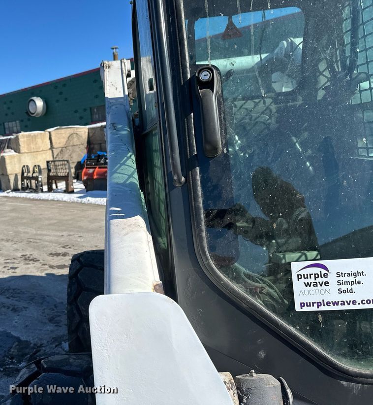 image for item DV0596 2015 Bobcat S650 skid steer loader