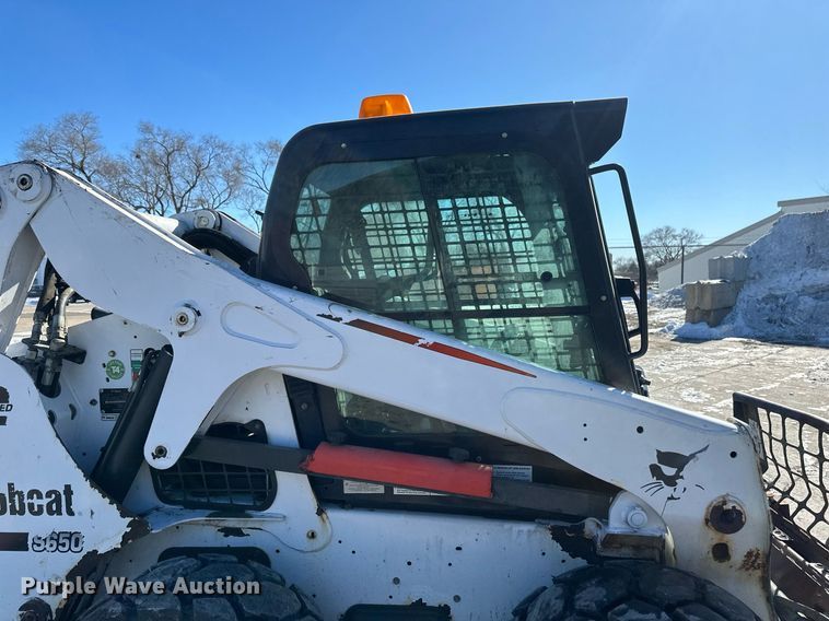 image for item DV0596 2015 Bobcat S650 skid steer loader