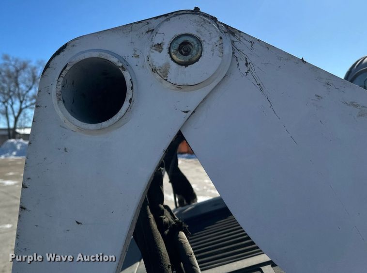 image for item DV0596 2015 Bobcat S650 skid steer loader