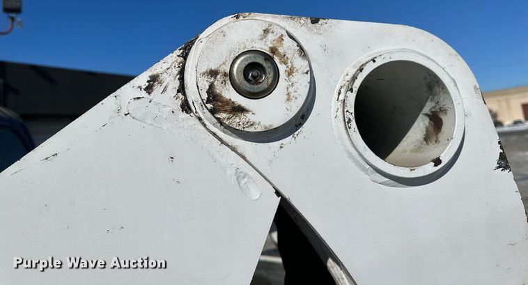 image for item DV0596 2015 Bobcat S650 skid steer loader