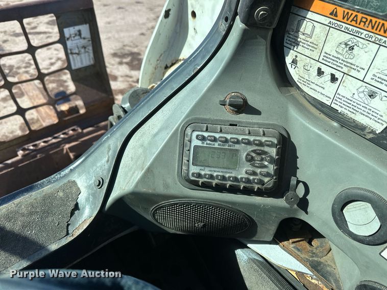 image for item DV0596 2015 Bobcat S650 skid steer loader