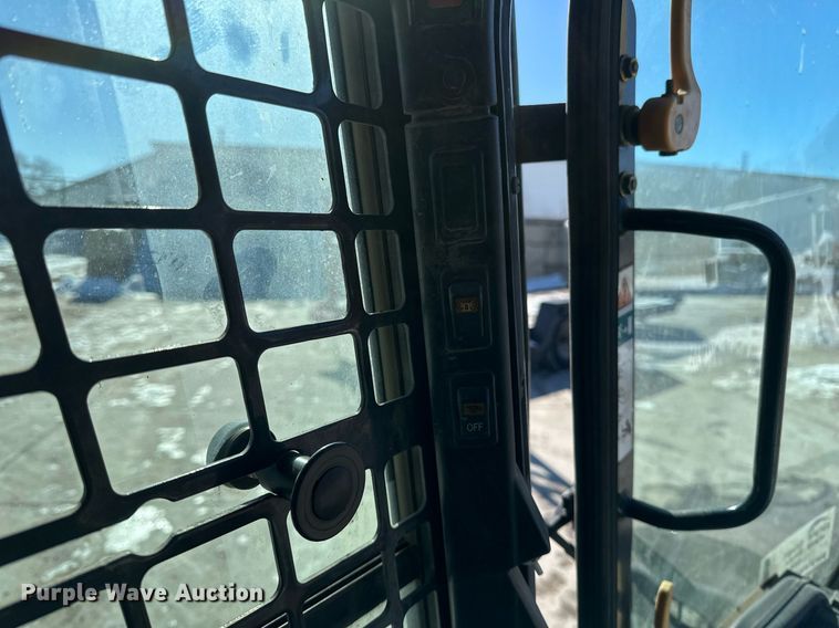 image for item DV0596 2015 Bobcat S650 skid steer loader