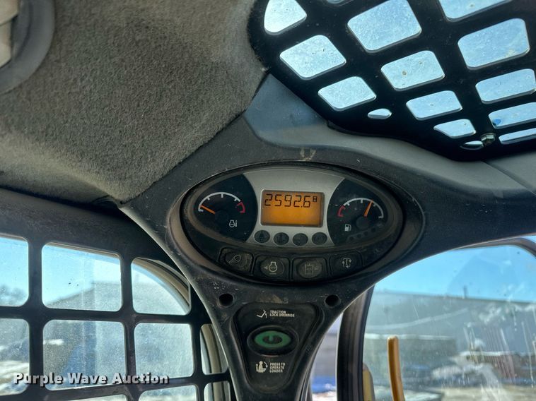 image for item DV0596 2015 Bobcat S650 skid steer loader