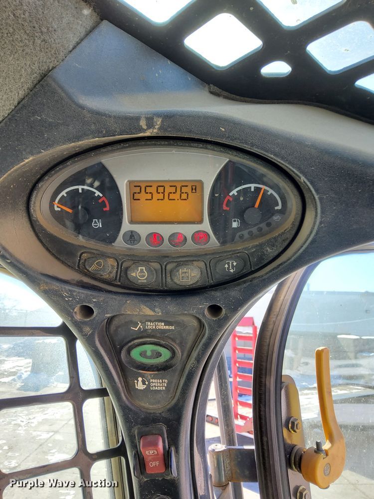 image for item DV0596 2015 Bobcat S650 skid steer loader