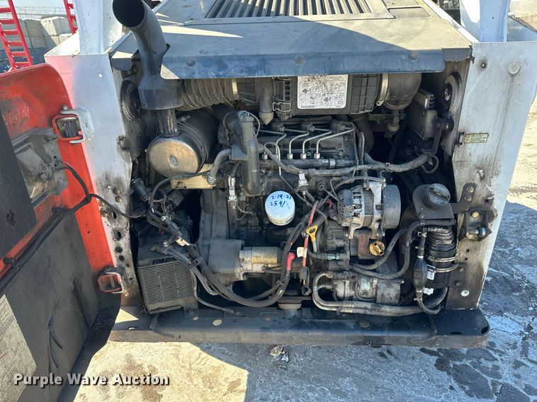 image for item DV0596 2015 Bobcat S650 skid steer loader