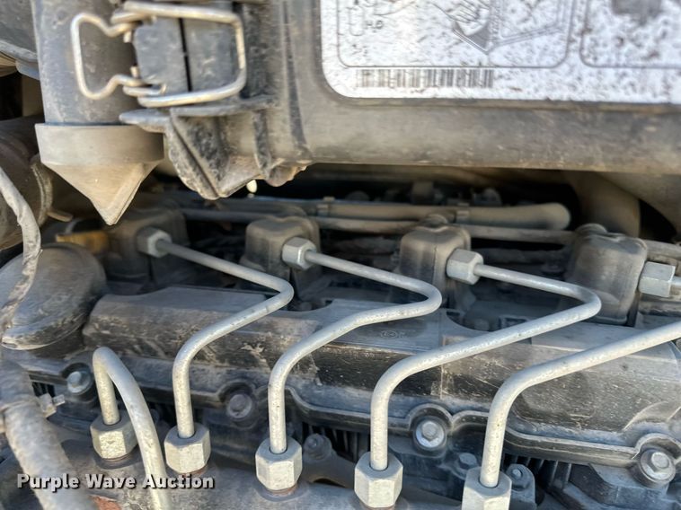 image for item DV0596 2015 Bobcat S650 skid steer loader