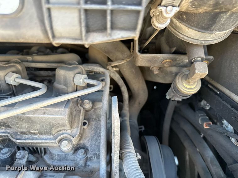 image for item DV0596 2015 Bobcat S650 skid steer loader