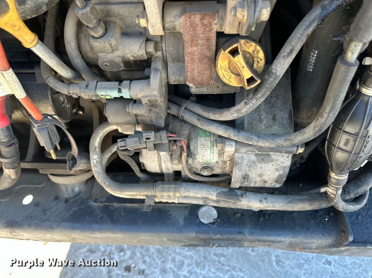 image for item DV0596 2015 Bobcat S650 skid steer loader