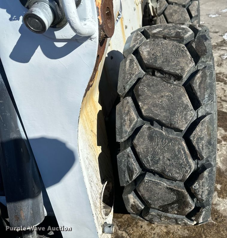 image for item DV0596 2015 Bobcat S650 skid steer loader