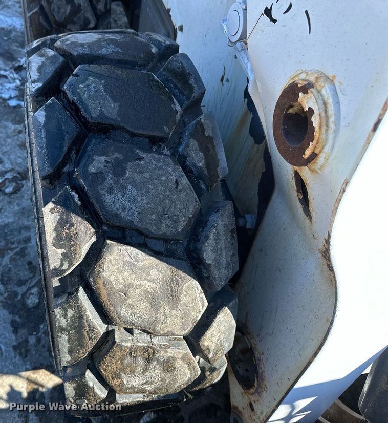 image for item DV0596 2015 Bobcat S650 skid steer loader