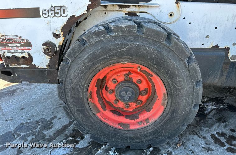 image for item DV0596 2015 Bobcat S650 skid steer loader