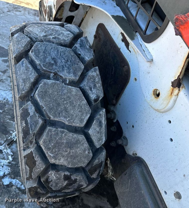 image for item DV0596 2015 Bobcat S650 skid steer loader