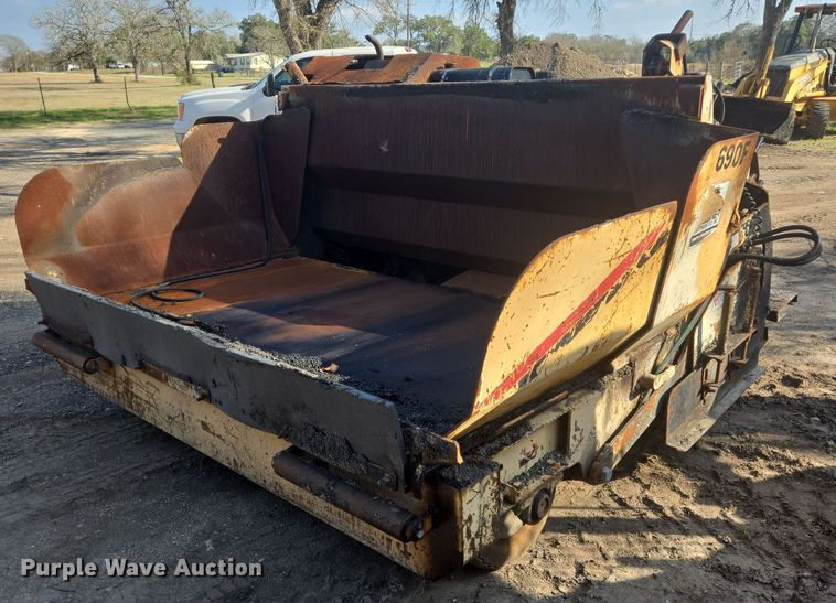 image for item DV1257 Mauldin 690F paver