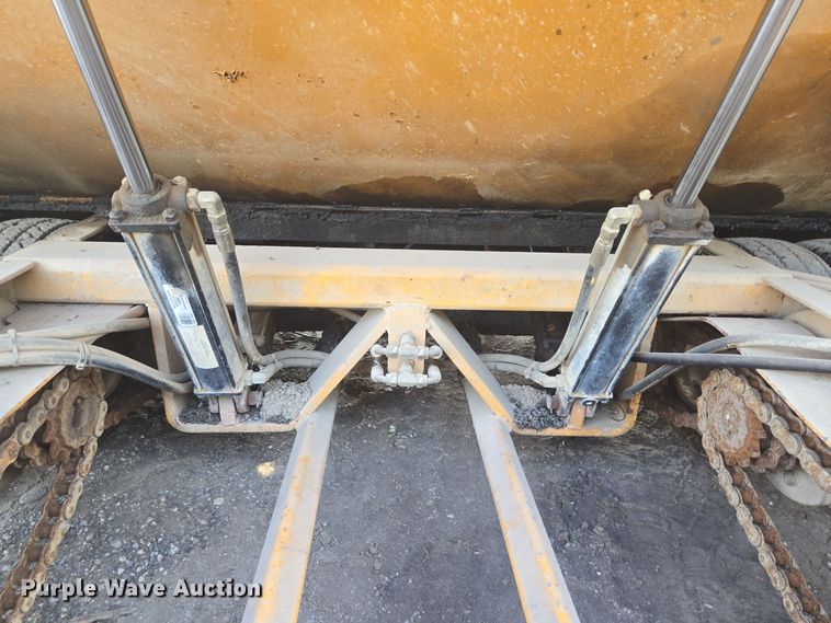 image for item DV1257 Mauldin 690F paver