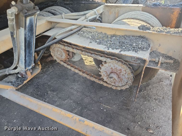 image for item DV1257 Mauldin 690F paver