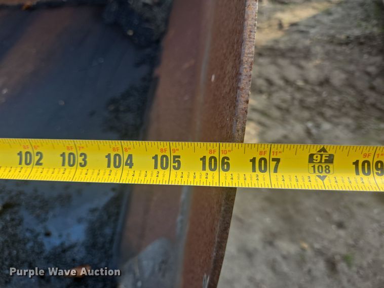 image for item DV1257 Mauldin 690F paver