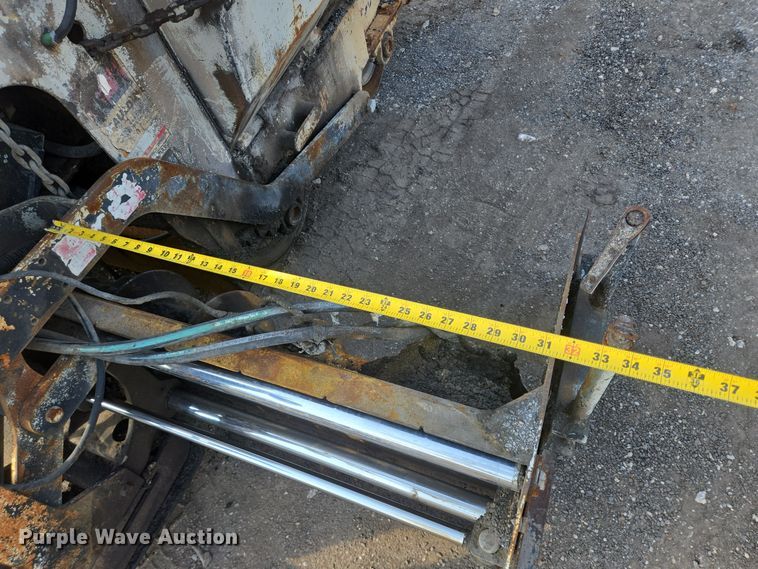 image for item DV1257 Mauldin 690F paver