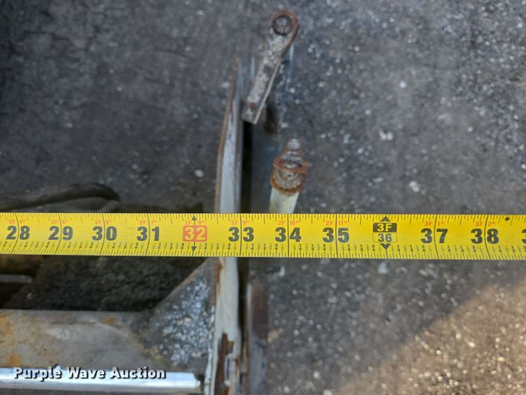 image for item DV1257 Mauldin 690F paver