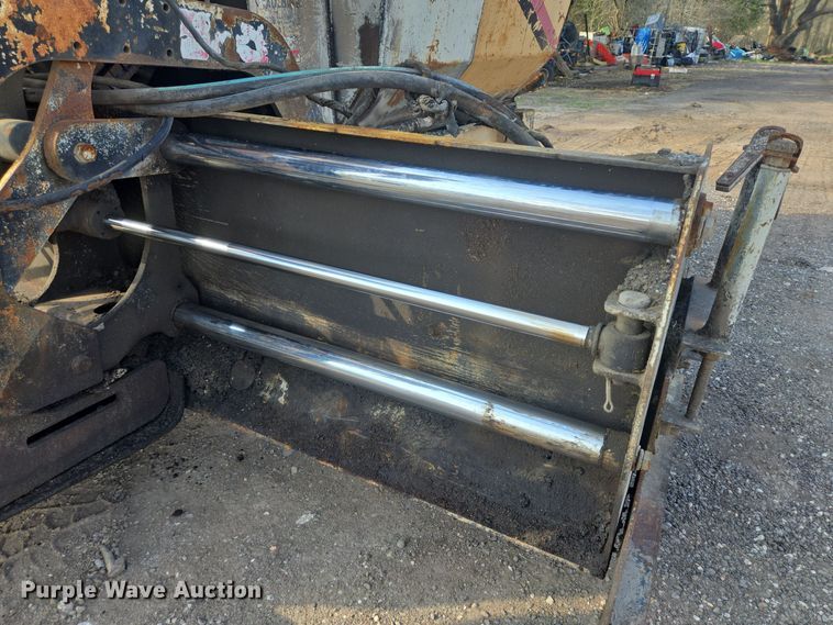 image for item DV1257 Mauldin 690F paver