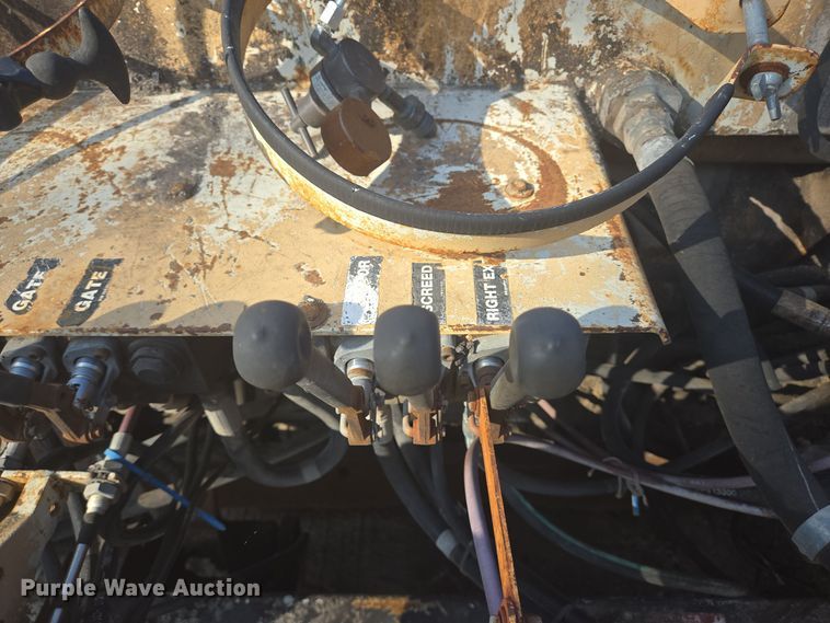 image for item DV1257 Mauldin 690F paver