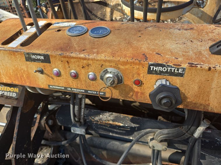 image for item DV1257 Mauldin 690F paver