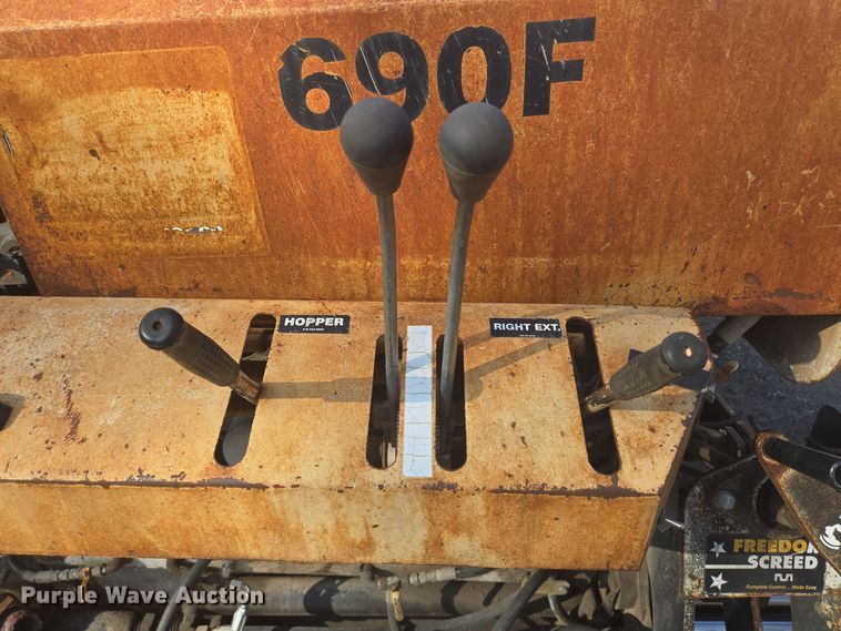 image for item DV1257 Mauldin 690F paver