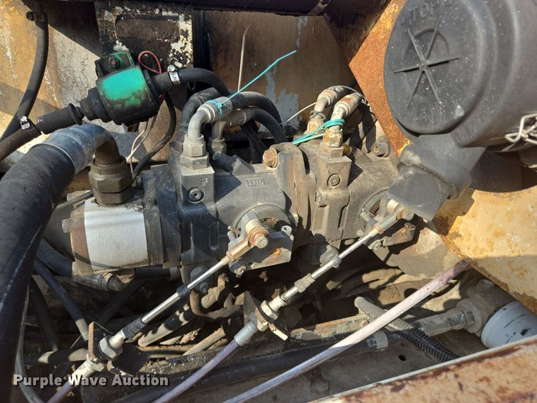 image for item DV1257 Mauldin 690F paver