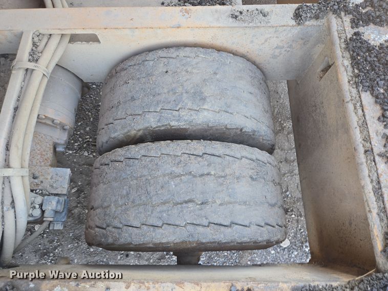 image for item DV1257 Mauldin 690F paver