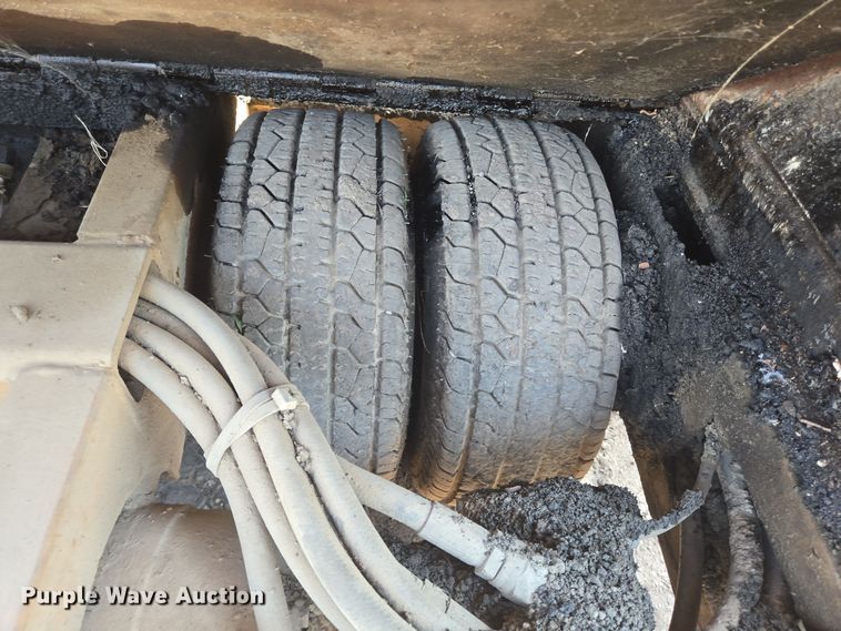 image for item DV1257 Mauldin 690F paver