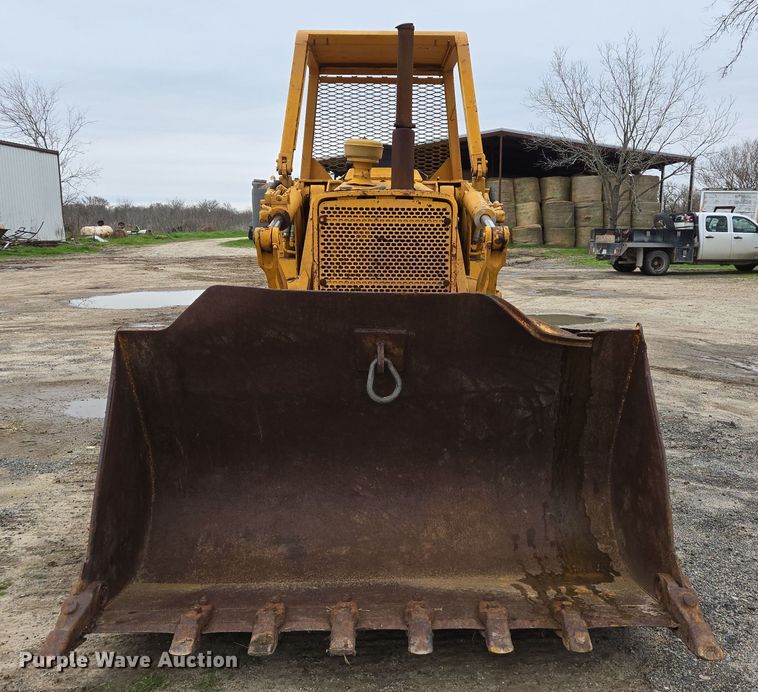 image for item DV1270 1977 John Deere 755 track loader