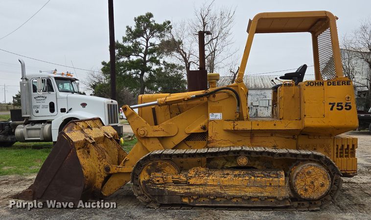 image for item DV1270 1977 John Deere 755 track loader