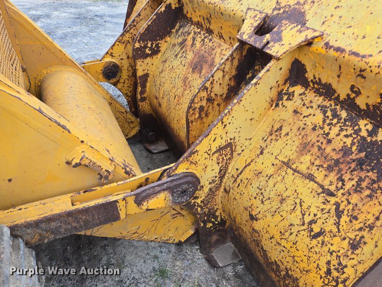 image for item DV1270 1977 John Deere 755 track loader