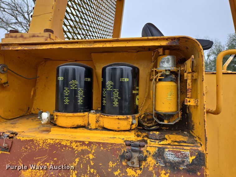 image for item DV1270 1977 John Deere 755 track loader