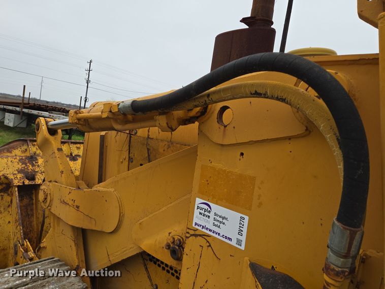 image for item DV1270 1977 John Deere 755 track loader