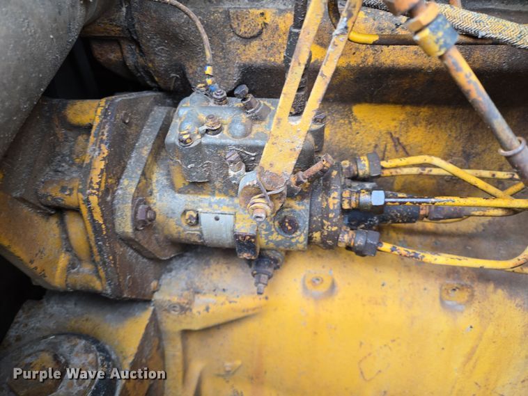 image for item DV1270 1977 John Deere 755 track loader