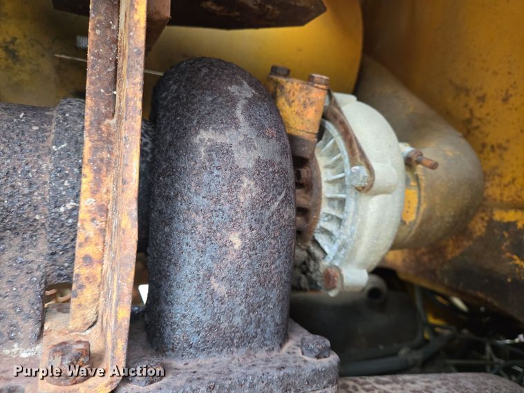 image for item DV1270 1977 John Deere 755 track loader