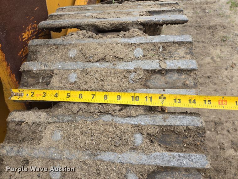 image for item DV1270 1977 John Deere 755 track loader