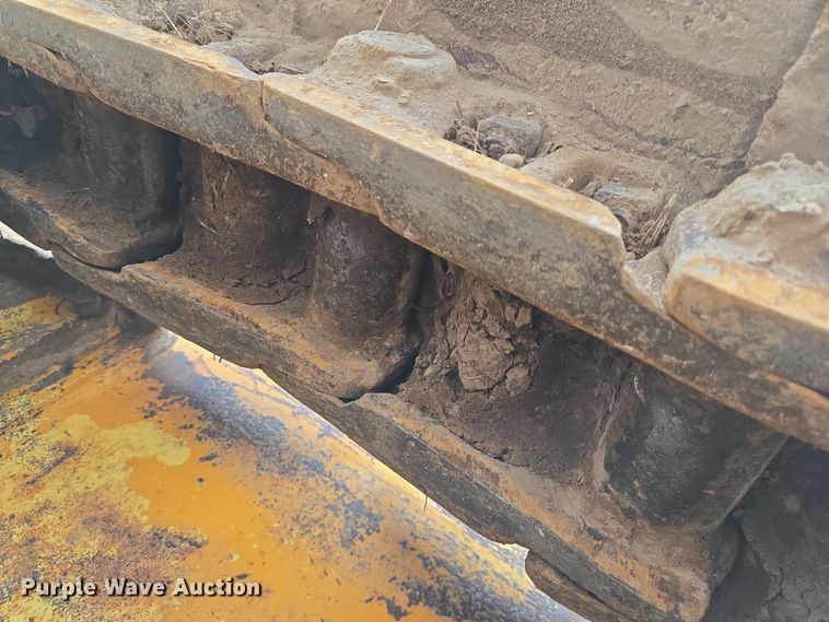 image for item DV1270 1977 John Deere 755 track loader