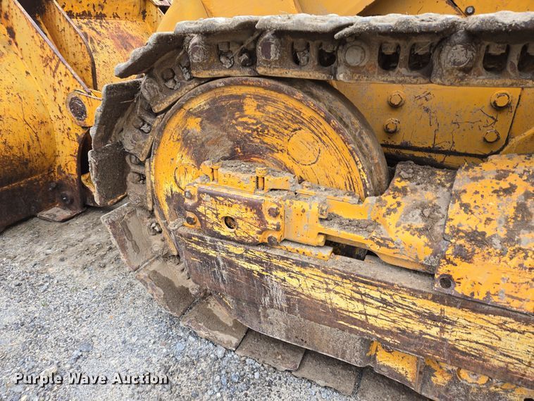 image for item DV1270 1977 John Deere 755 track loader