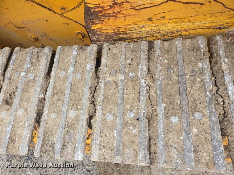 image for item DV1270 1977 John Deere 755 track loader