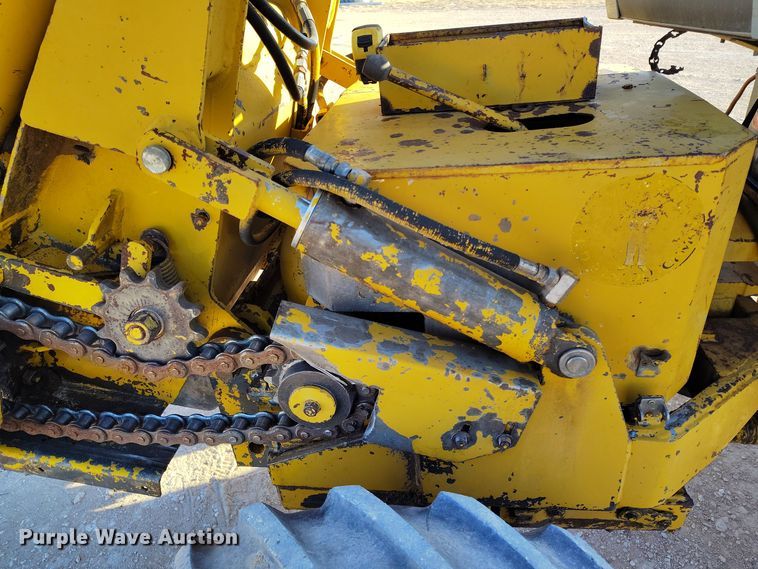 image for item DV6670 Vermeer  M-470 trencher