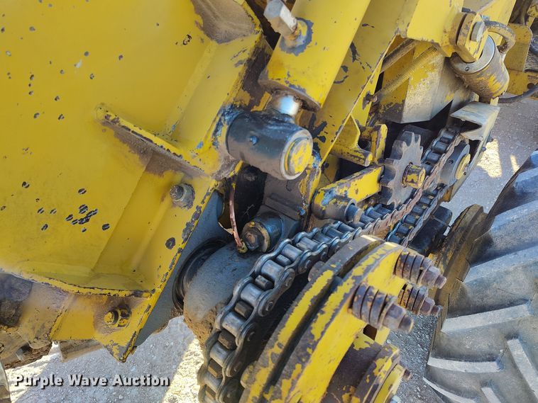 image for item DV6670 Vermeer  M-470 trencher