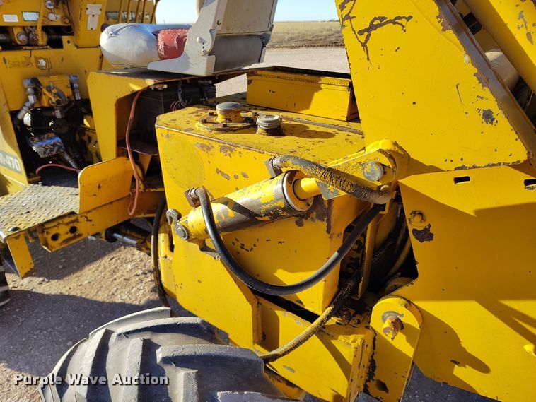 image for item DV6670 Vermeer  M-470 trencher