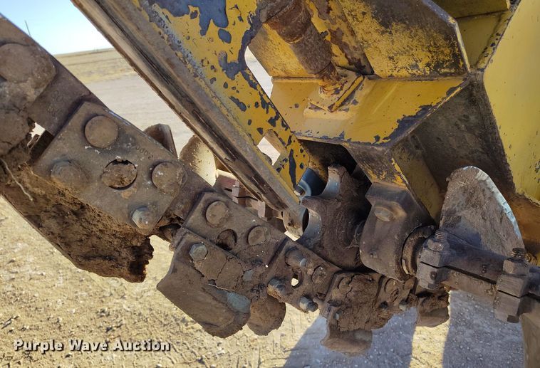 image for item DV6670 Vermeer  M-470 trencher