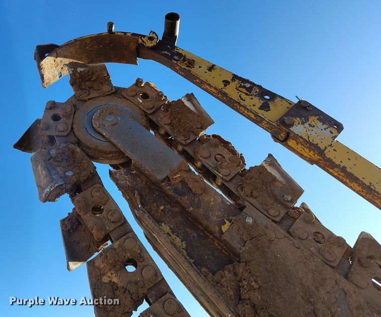 image for item DV6670 Vermeer  M-470 trencher