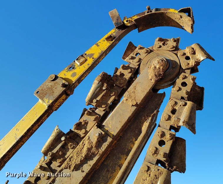 image for item DV6670 Vermeer  M-470 trencher