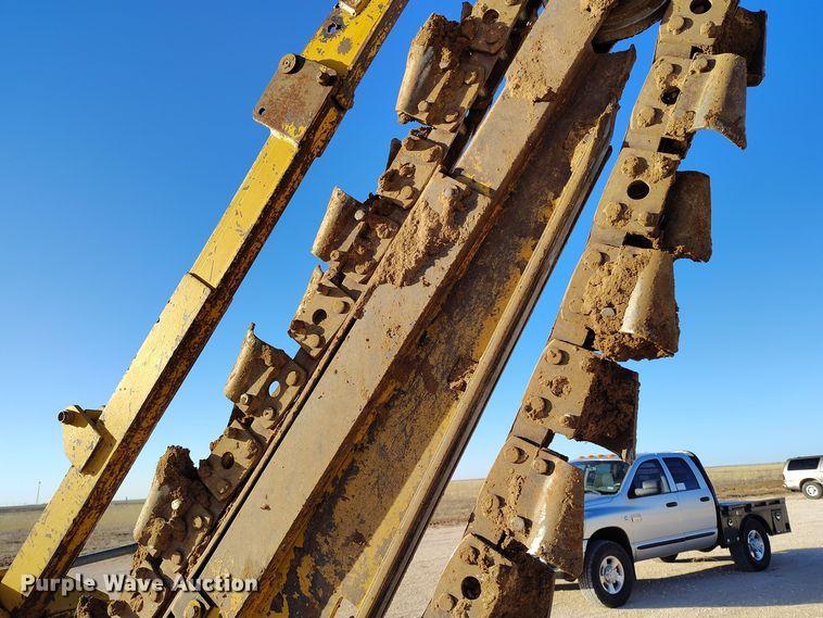 image for item DV6670 Vermeer  M-470 trencher