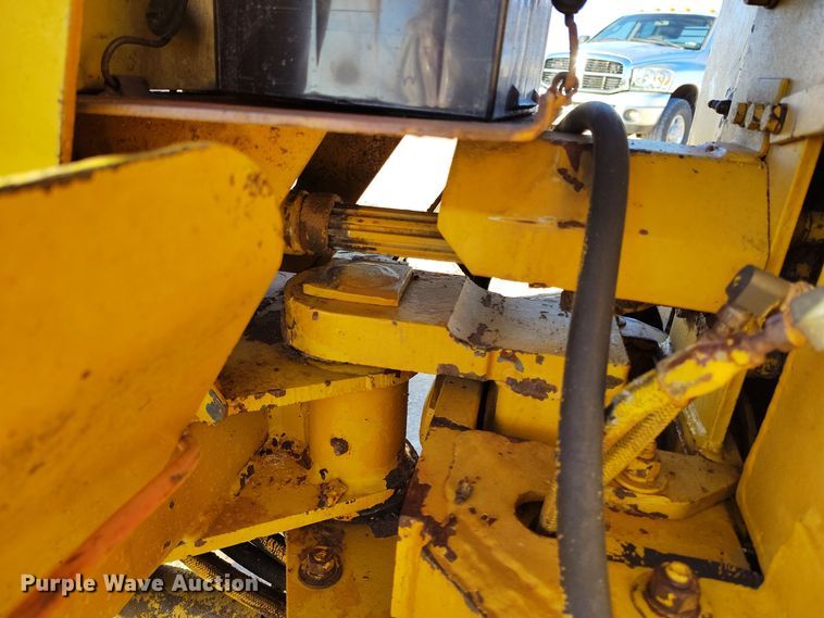 image for item DV6670 Vermeer  M-470 trencher