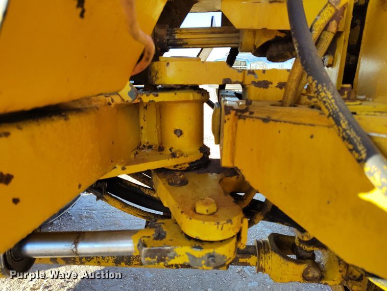 image for item DV6670 Vermeer  M-470 trencher